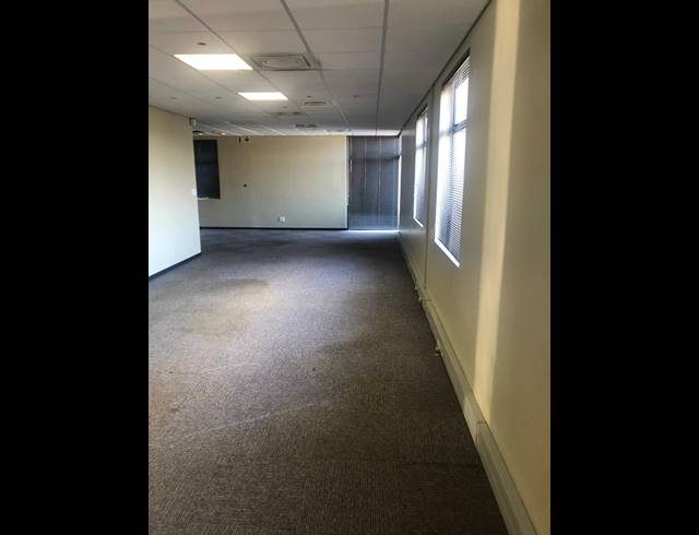 500M² OFFICE FOR SALE IN LA LUCIA RIDGE